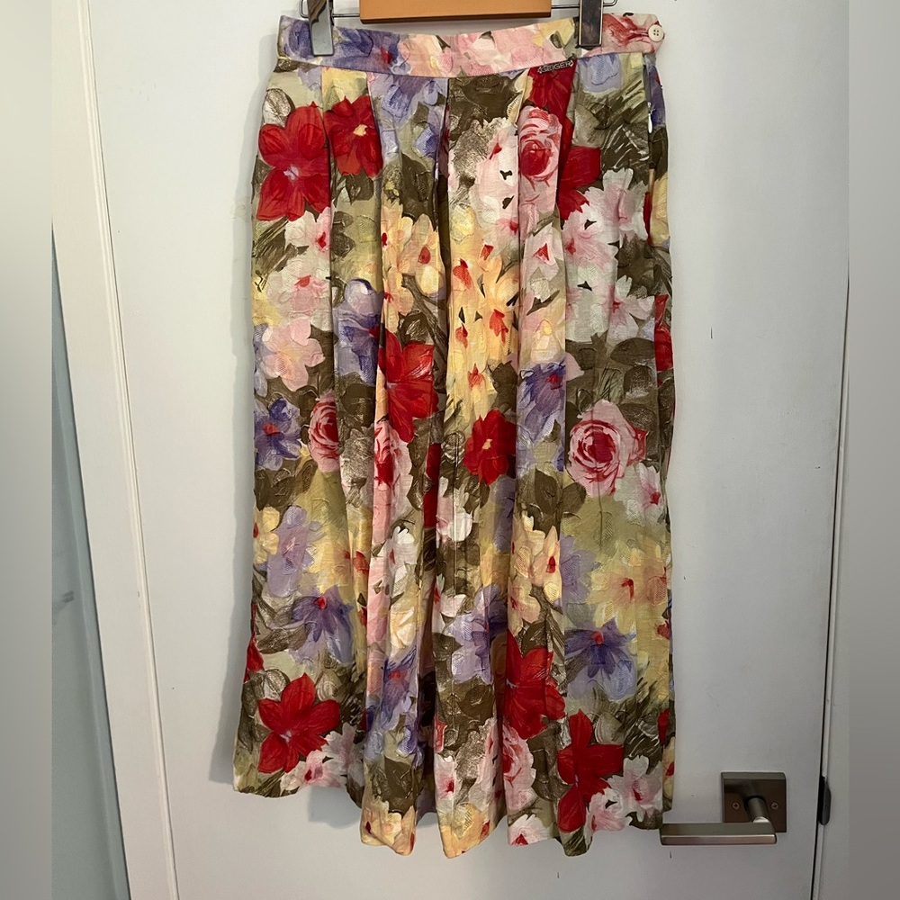 Vibrant Floral A-Line Skirt. Geiger of Austria. Waist 28”